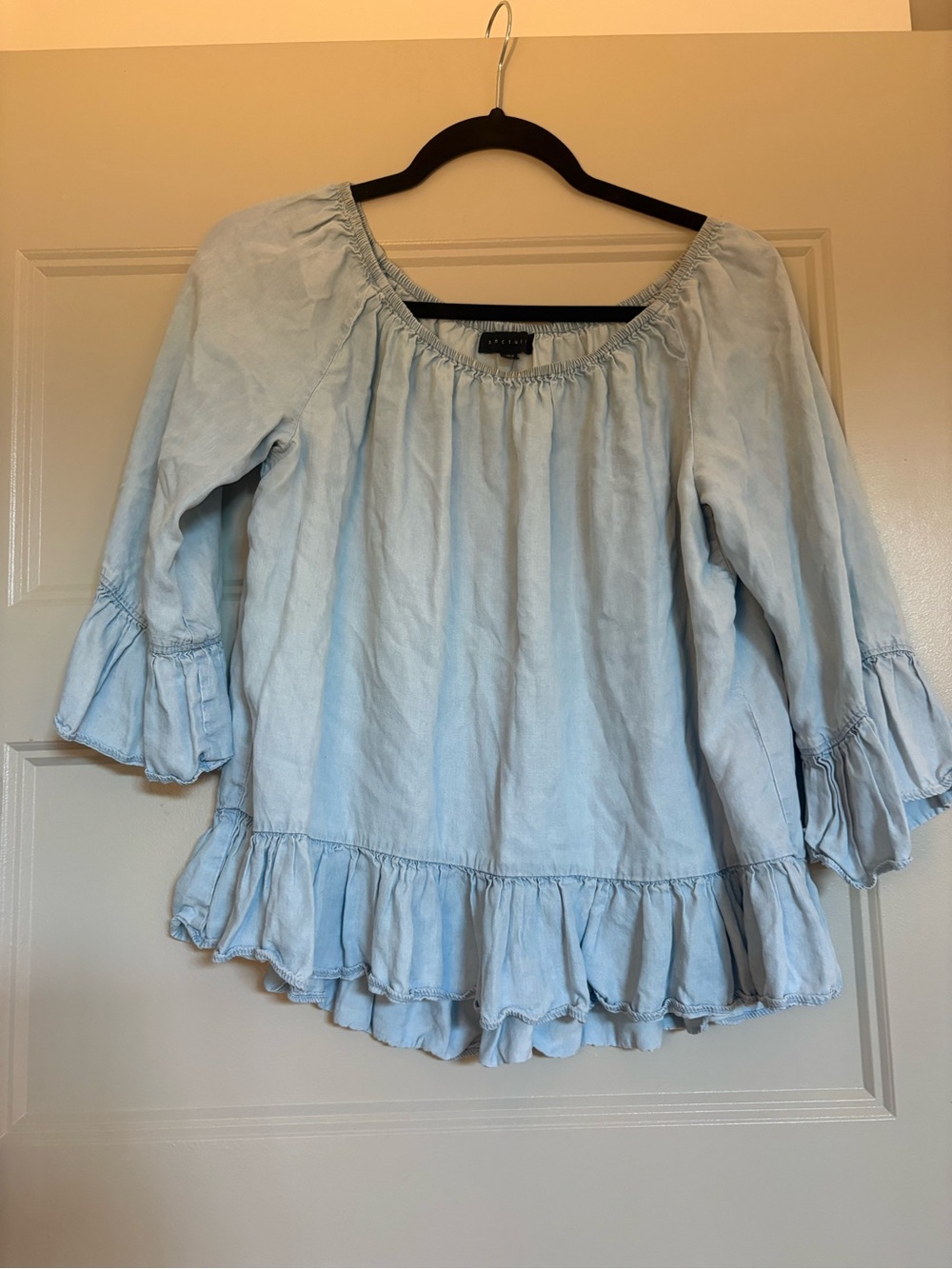 Sanctuary Light Blue high low peplum Ruffle Hem Women’s Top size medium
